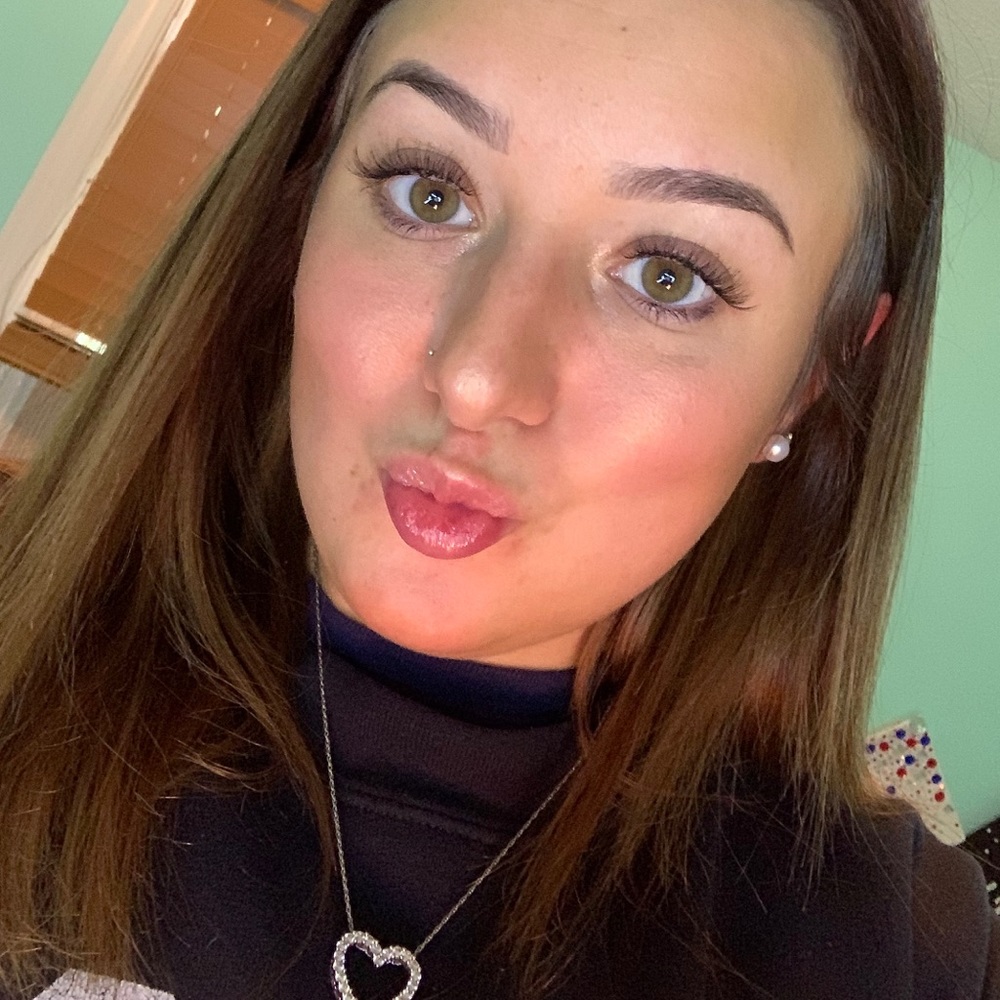 Meet your Posher, Brooke